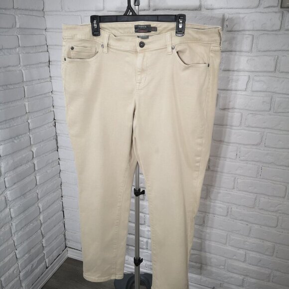 Torrid Ladies Size 18R Vintage Stretch Boyfriend Straight Light Tan Jeans - Picture 1 of 13